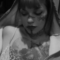 escort aki chica punk villa urquiza tatuajes 