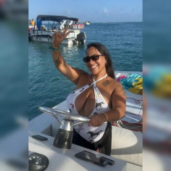 escort dani flores besos 