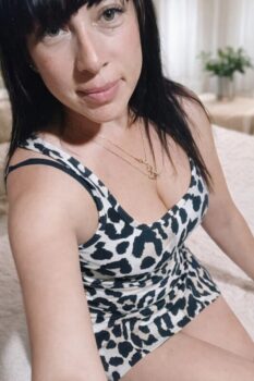 escort juli 35 flores tatuajes 